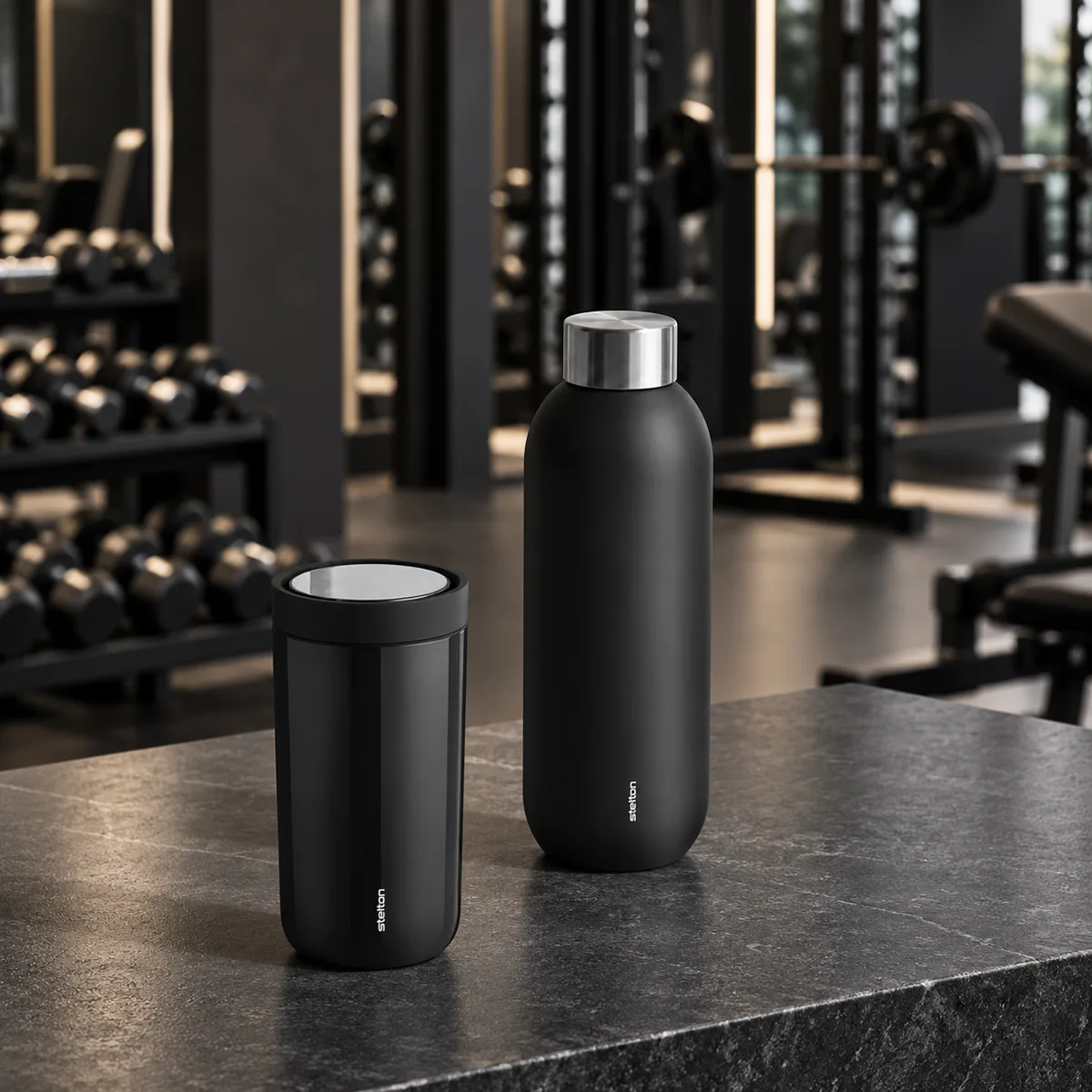 7.2 Combo lifestyle Botella Keep Cool 600ml + Vaso to go 200ml - Negro - Imagen 1