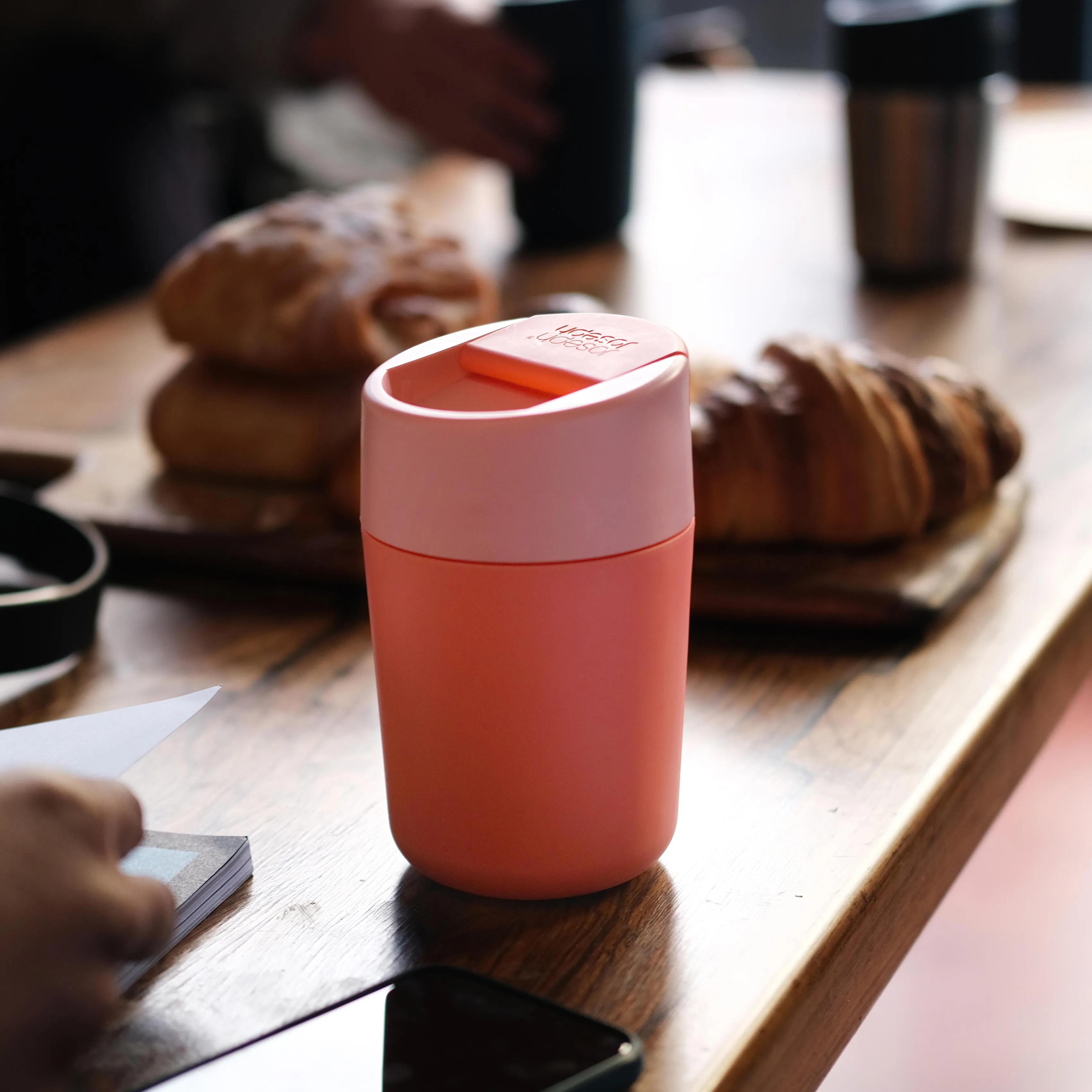 JJA81123B506-d Taza de viaje Sipp 340 ml - Coral - Imagen 1