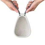 Colador Mini Plegable Blanco con Asa Rebatible - Imagen 3