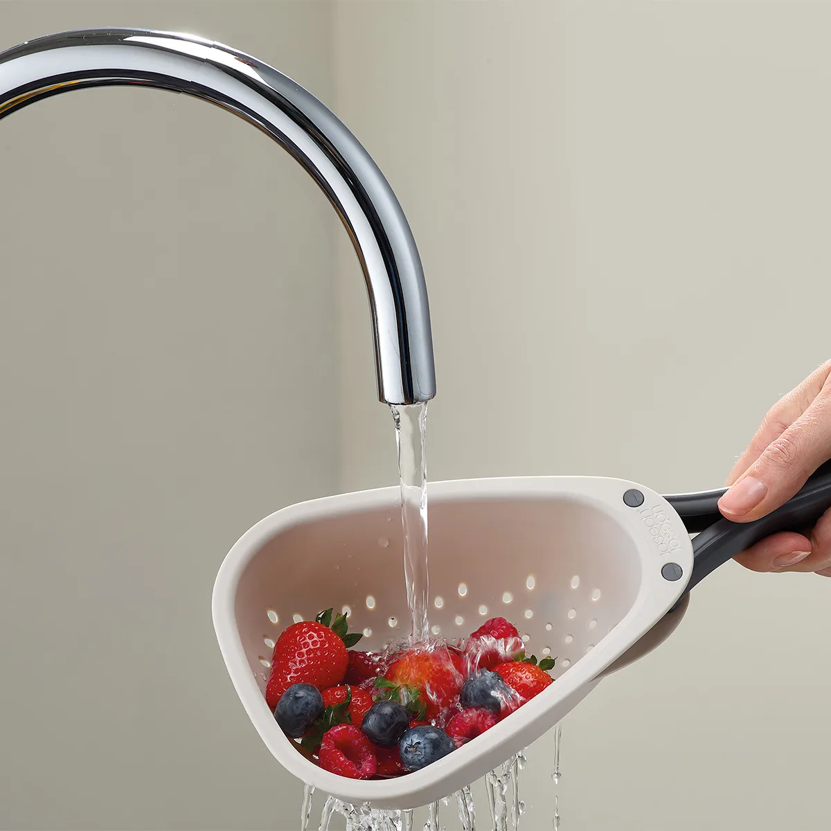 jja1000018b103-colador-joseph-mango-plegable-gris-04 Colador Mini Plegable Blanco con Asa Rebatible - Imagen 1