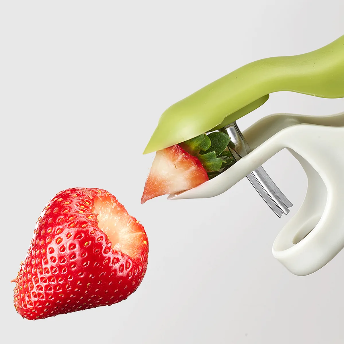 jja1000066b301-descarozador-joseph-2-en-1-verde-04 Deshuesador y Sacacabos de Frutas 2 en 1 Pitter & Huller - Imagen 1