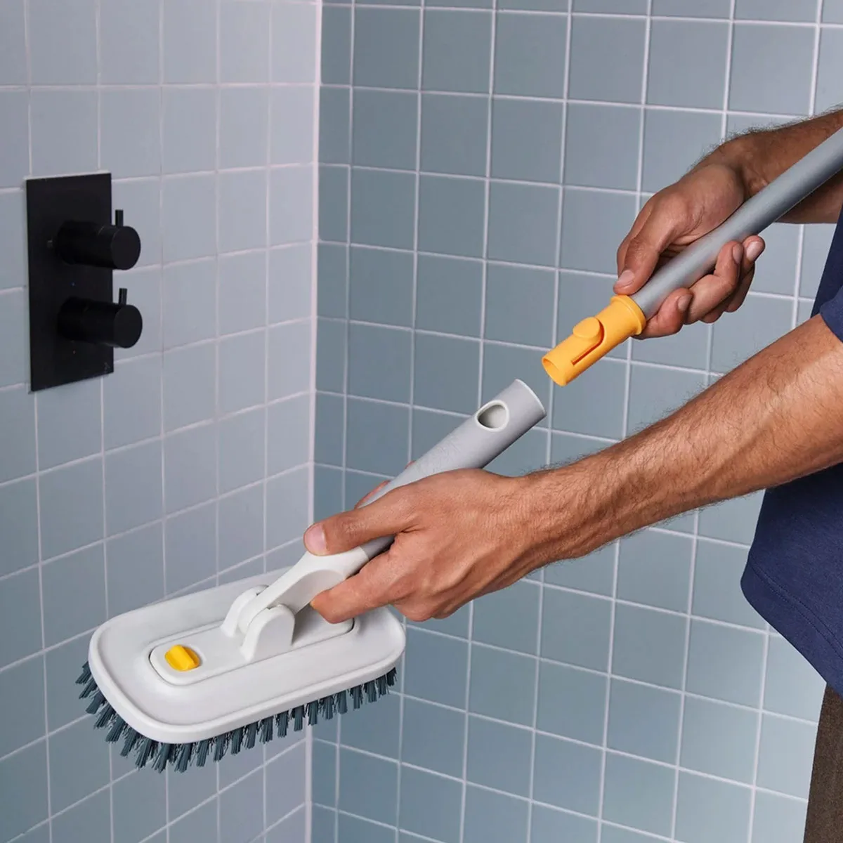 jja6500022b105-cepillo-limpiador-azulejos-joseph-joseph-cleantech-01 Cepillo Limpiador 2 en 1 para Azulejos Joseph Joseph CleanTech - Gris - Imagen 1