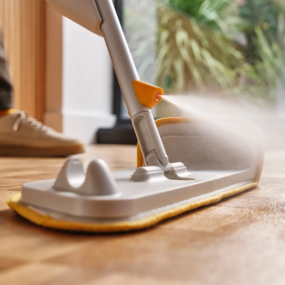 jja65004b103-mopa-spray-joseph-clean-gris-04 Mopa con Depósito Spray Limpiapisos CleanTech - Imagen 1