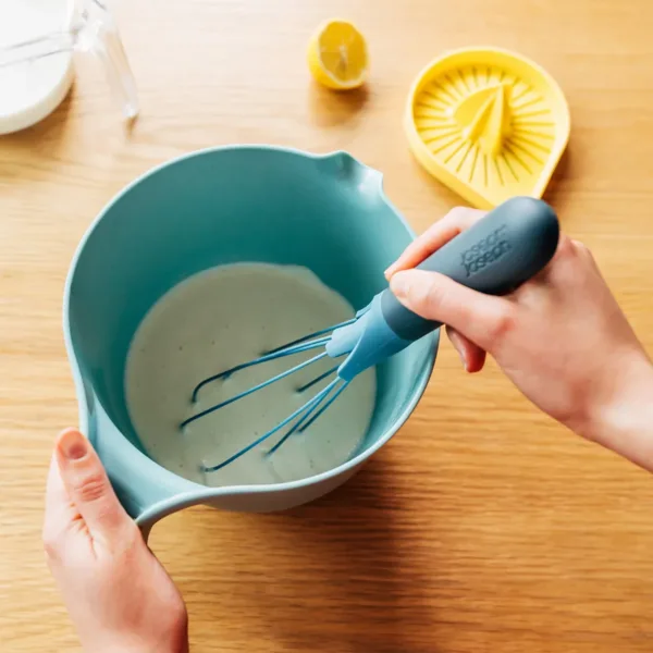 joseph-batidor-mano-twist-2-en-1-joseph-joseph-azul-981000-JJA981000B401-04