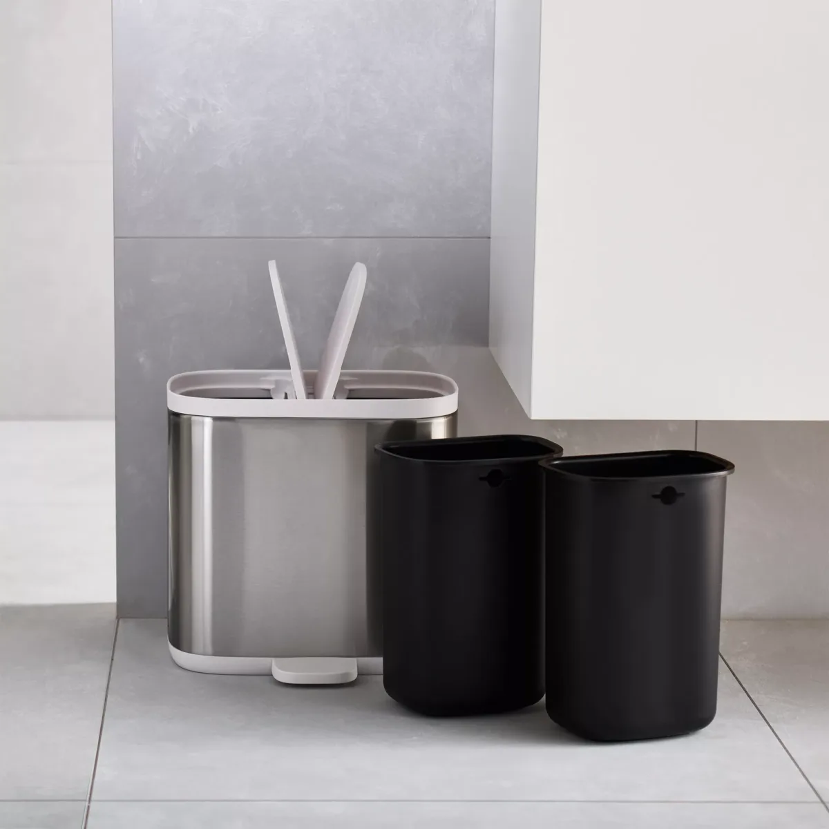 joseph-joseph-cesto-de-basura-reciclador-6-litros-split-6-steel-300321-06 Cesto de residuos Reciclador 6 Litros Split Acero inox - Imagen 7