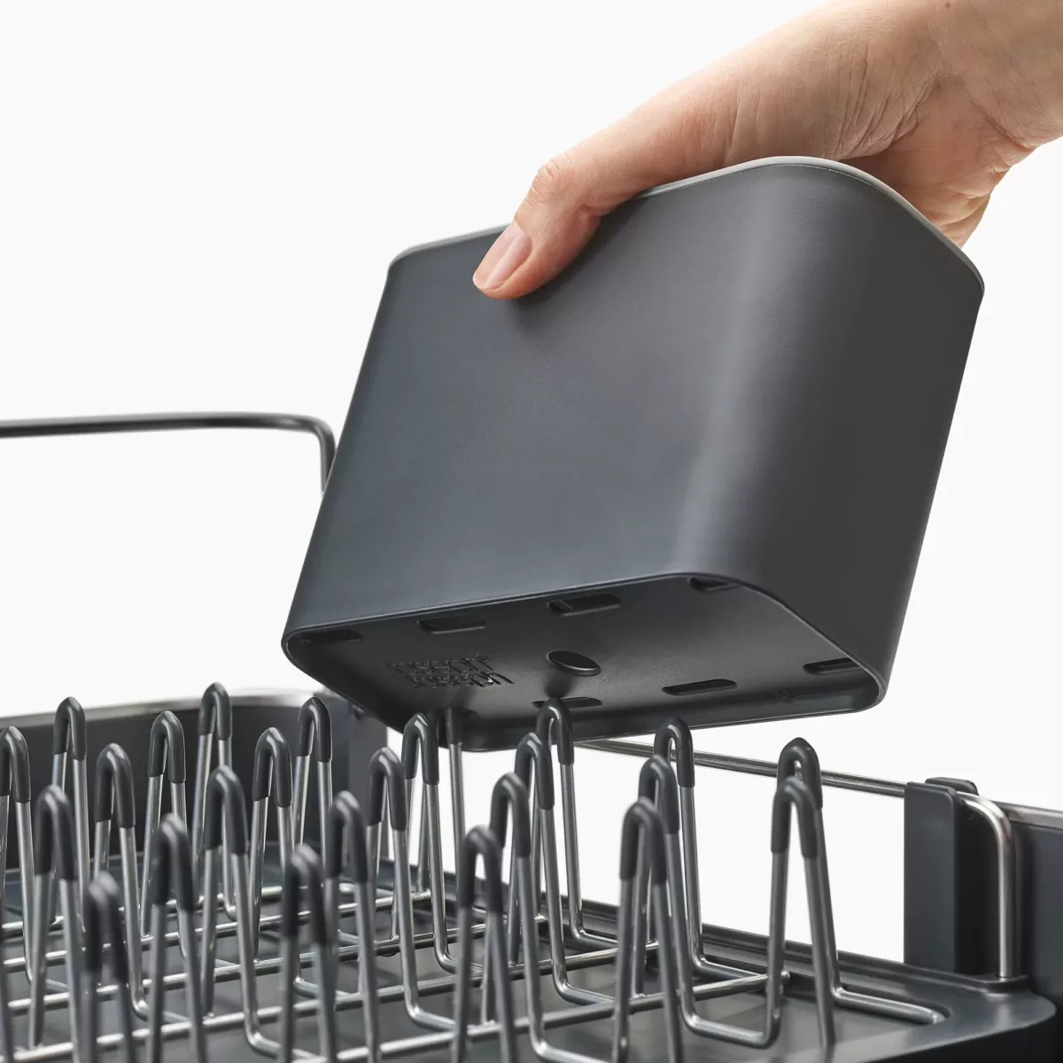 joseph-joseph-escurridor-de-vajilla-extendible-de-2-piezas-300279-06 Set Escurridor de vajilla extendible Sink + bomba de jabón Presto - Imagen 3