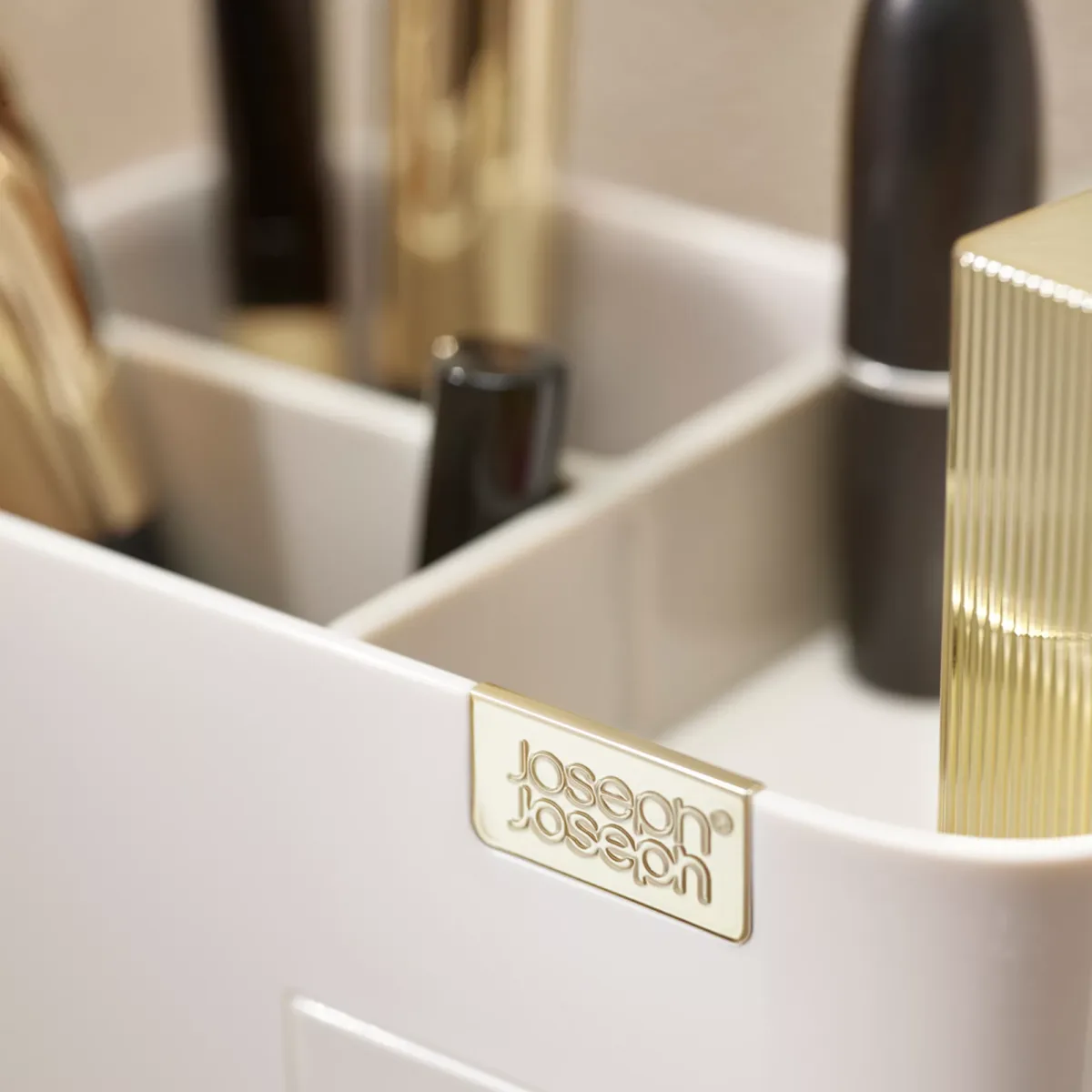 joseph-joseph-organizador-cosmeticos-compacto-viva-75003-300269-04 Organizador de Cosméticos Viva Compacto - Imagen 6