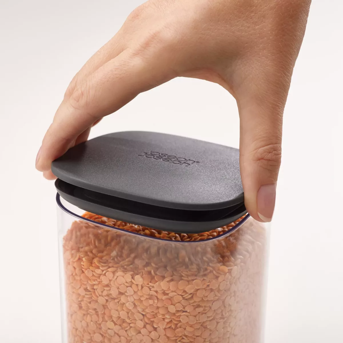 joseph-joseph-set-contenedor-podium-x3-con-soporte-300365-04 Set de 3 contenedores Podium con soporte - Imagen 3