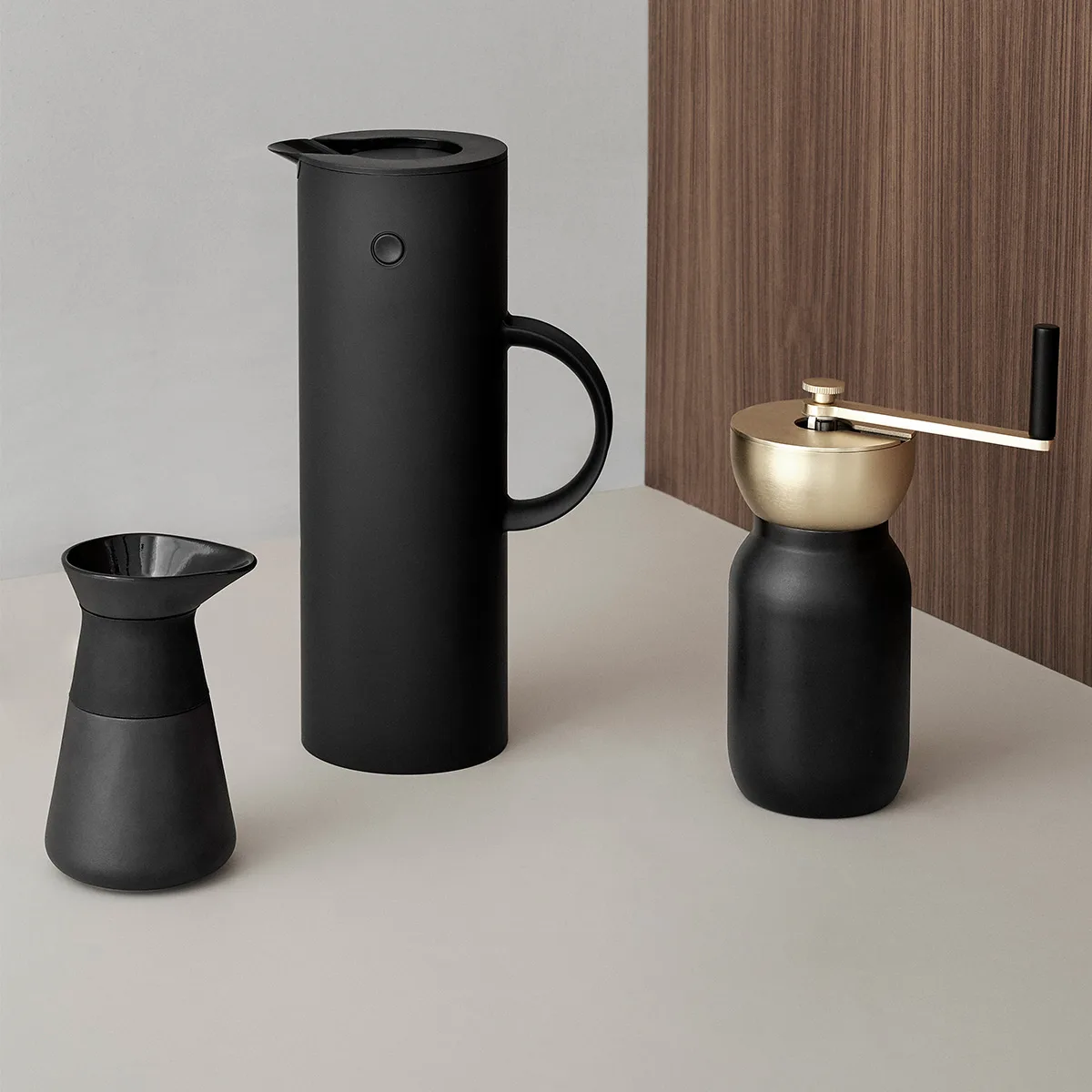 stelton-jarra-leche-400-ml-negro-stelton-X-638-STAX-638B102-02 Jarra de leche Theo 400 ml - Imagen 1